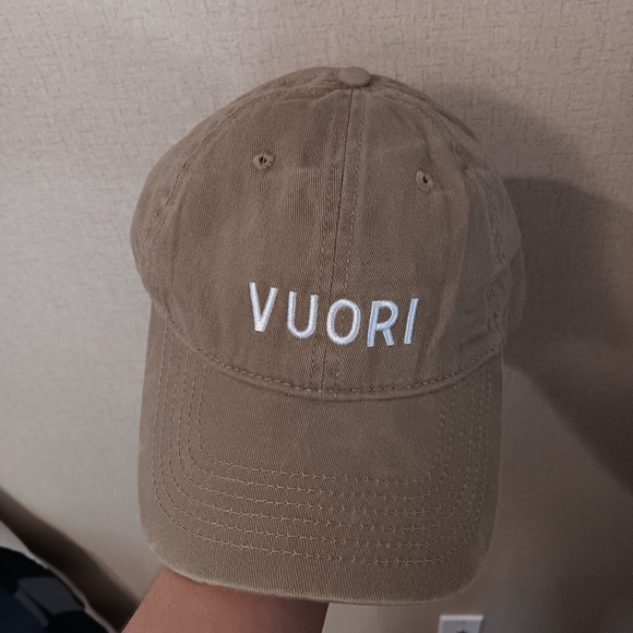 Vuori Hat Khaki Strapback  Outdoors Hiking Cotton Baseball Cap Preppy New No Tag